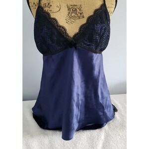 Linea Donatella Womans Lace 2 piece set Lingerie Size Large